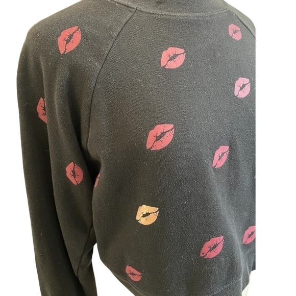 Style Reform, Kissing Lips Sweatshirt in Black Size Small - Picture 10 of 11